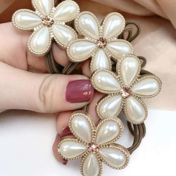 Pearl Blossom Hair Tie Set of 4 โ Elegant Floral Elastics with Crystal Accents - Picture 3 of 6